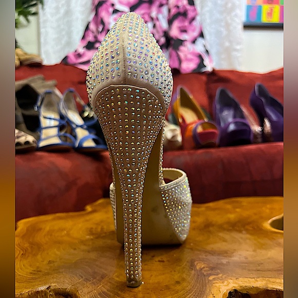 Gold Ankle T-Strap Open-Toe Steve Madden Stiletto Platforms - Picture 10 of 13